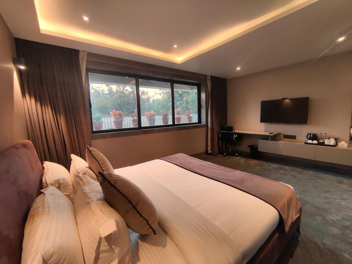 Leela Resort, The Exotic Boutique Hotel - Pure Veg Mahābaleshwar Екстериор снимка