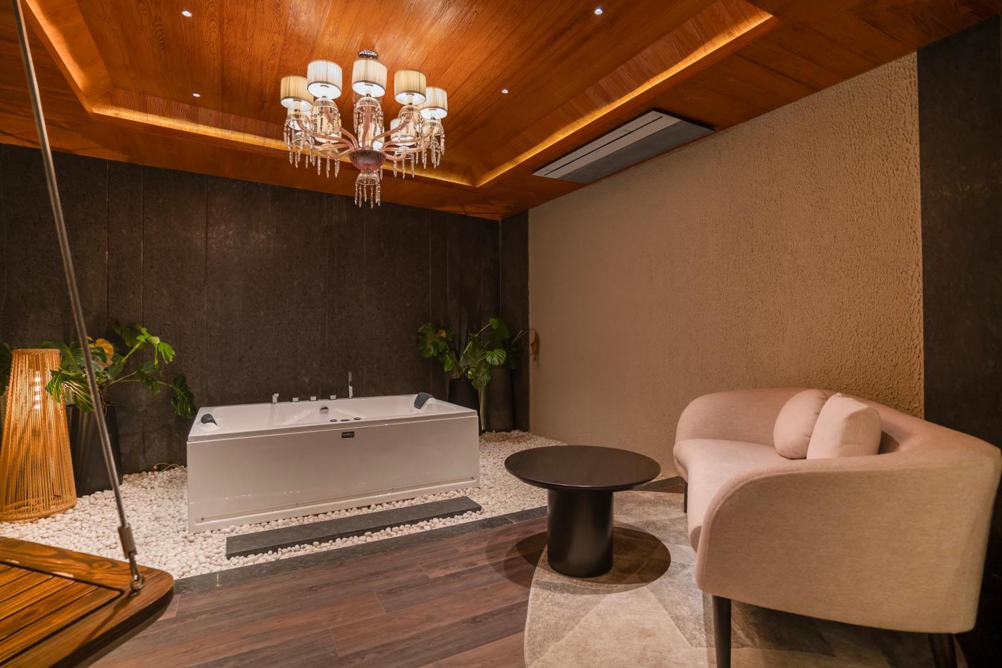 Leela Resort, The Exotic Boutique Hotel - Pure Veg Mahābaleshwar Екстериор снимка
