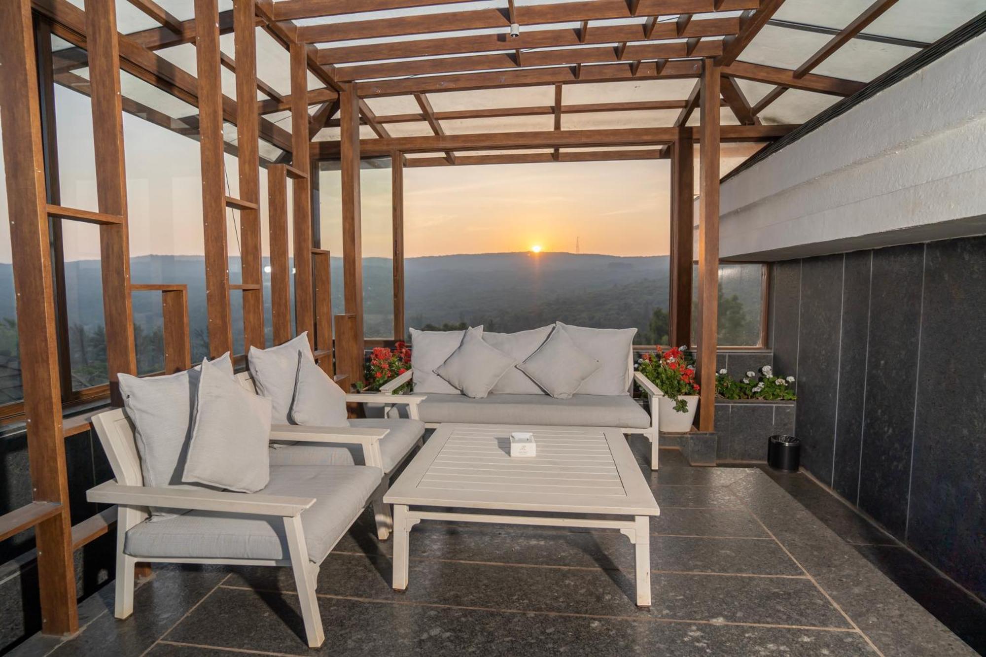 Leela Resort, The Exotic Boutique Hotel - Pure Veg Mahābaleshwar Екстериор снимка