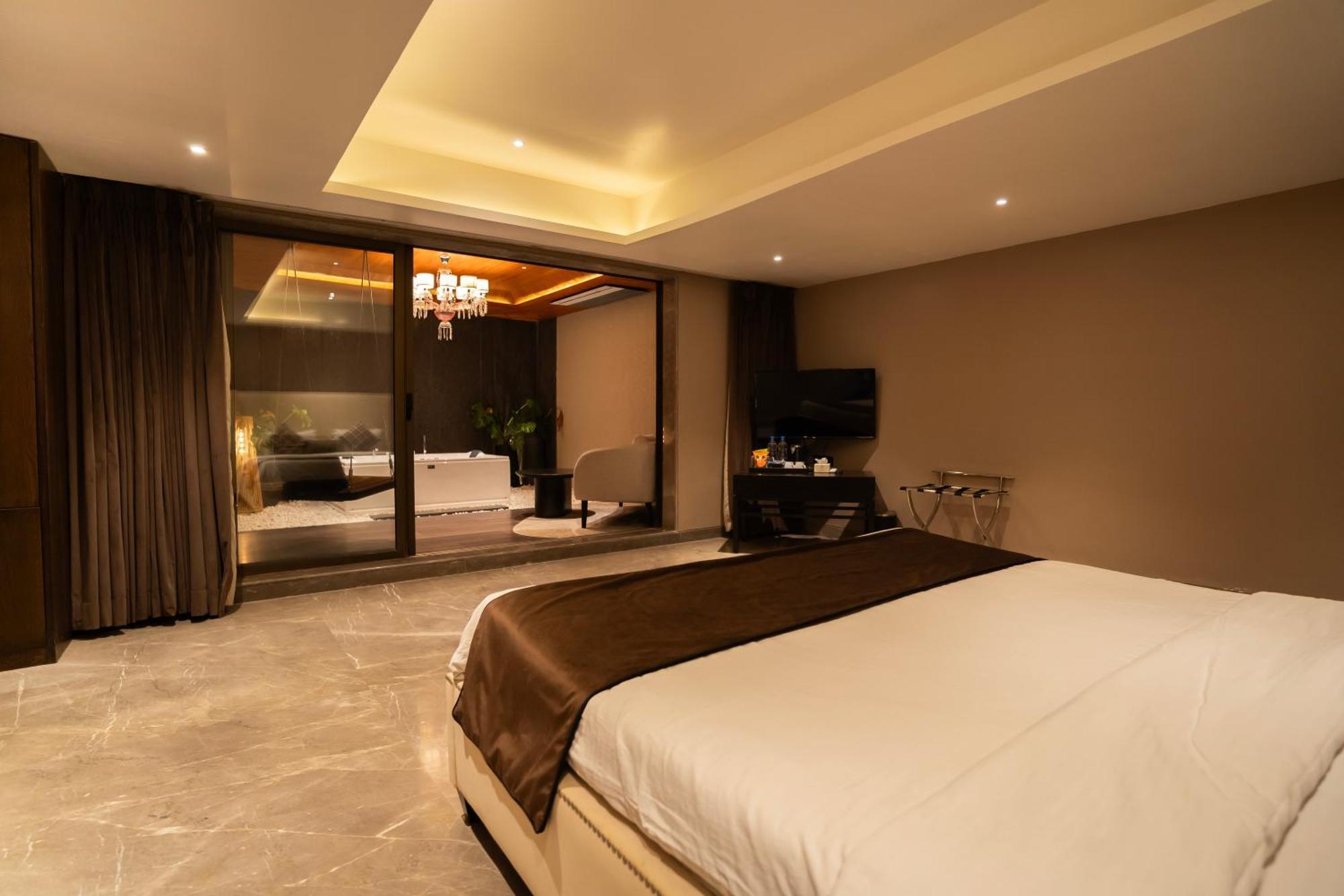Leela Resort, The Exotic Boutique Hotel - Pure Veg Mahābaleshwar Екстериор снимка